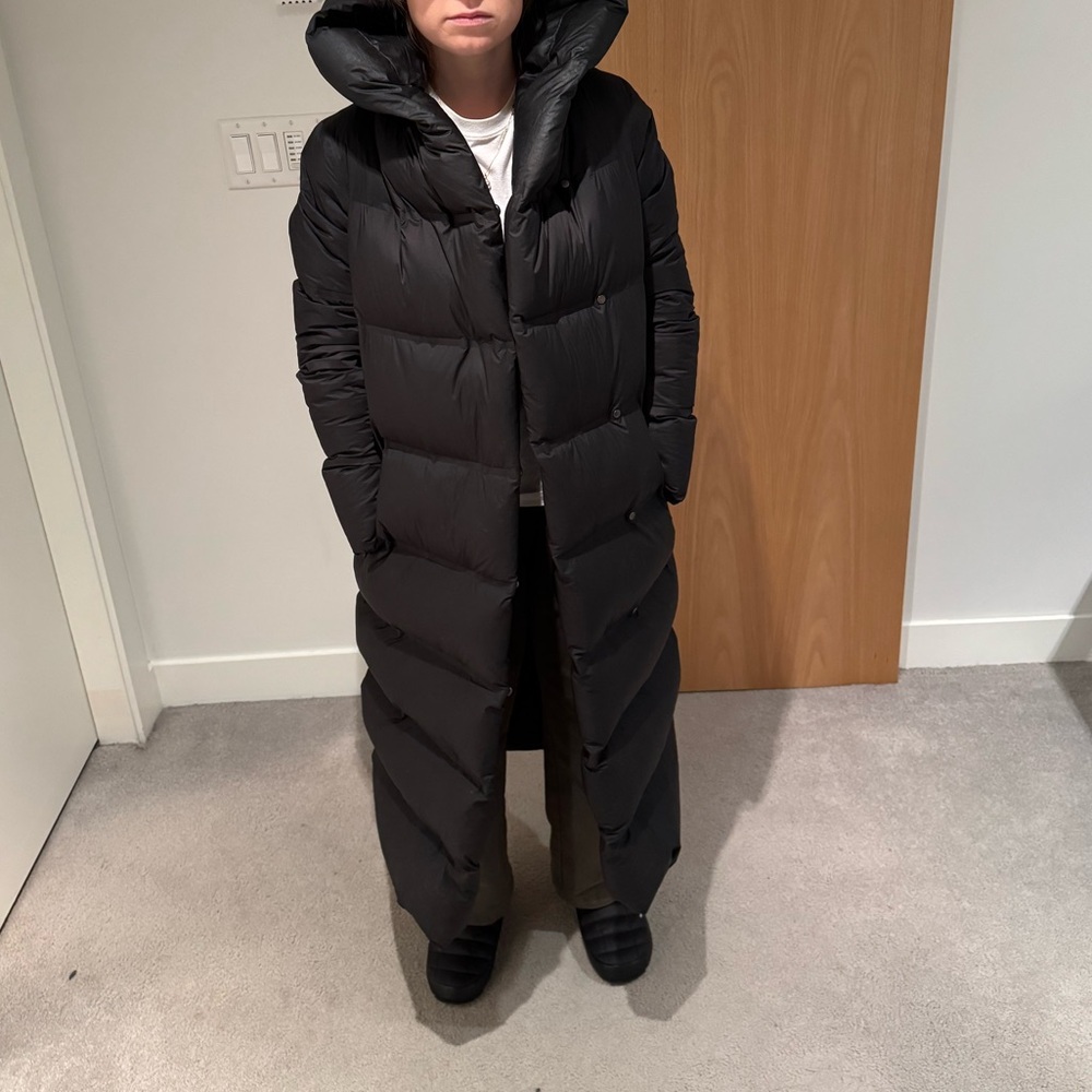 lululemon cocoon puffer coat in black